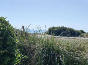 Studio alcôve climatisé pour 4 pers. avec parking à 20m de la plage, animaux bienvenus - FR-1-607-184